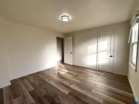 Bedroom - 724 W 1st Ave, Miller, SD 57362 photo 6 of 13