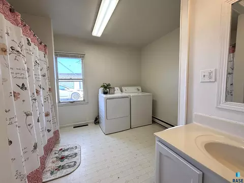Other - 724 W 1st Ave, Miller, SD 57362 photo 4 of 27