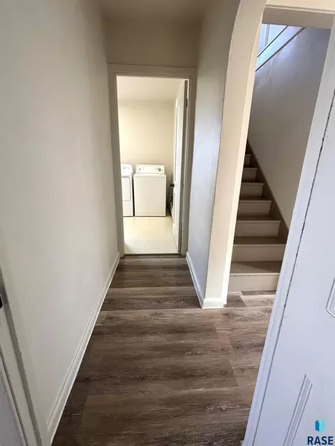 Entry Way - 724 W 1st Ave, Miller, SD 57362 photo 1 of 5