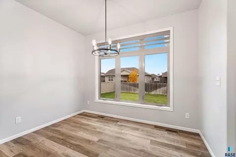 3620 E High Plains Cir, Sioux Falls, SD 57108 photo 7
