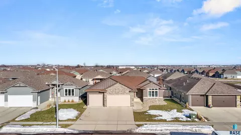 3620 E High Plains Cir, Sioux Falls, SD 57108 photo 2