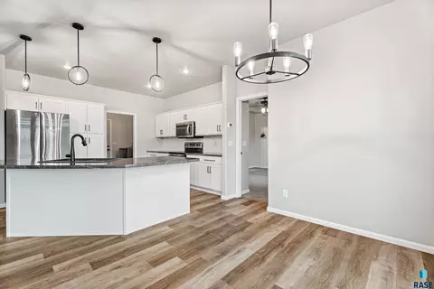 3620 E High Plains Cir, Sioux Falls, SD 57108 photo 9