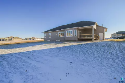 Exterior - 210 E 8th St, Tea, SD 57064 photo 9 of 9