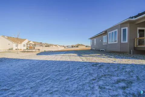 Exterior - 210 E 8th St, Tea, SD 57064 photo 8 of 9