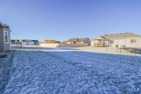 Exterior - 210 E 8th St, Tea, SD 57064 photo 5 of 9