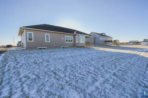 Exterior - 210 E 8th St, Tea, SD 57064 photo 7 of 9