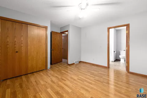 904 S Jay Cir, Sioux Falls, SD 57103 photo 21