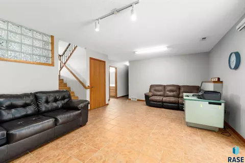 904 S Jay Cir, Sioux Falls, SD 57103 photo 16
