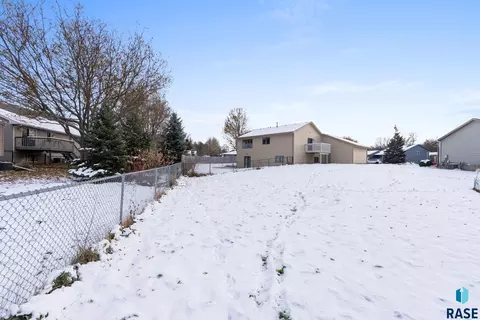 904 S Jay Cir, Sioux Falls, SD 57103 photo 26