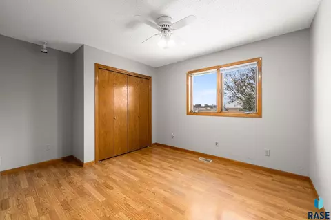 904 S Jay Cir, Sioux Falls, SD 57103 photo 15