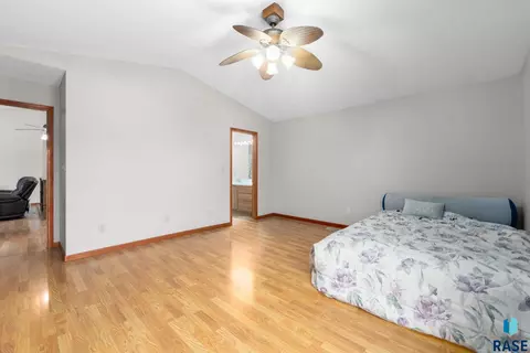 904 S Jay Cir, Sioux Falls, SD 57103 photo 12