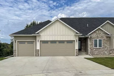 8106 E Norway Pines Trl, Sioux Falls, SD 57110