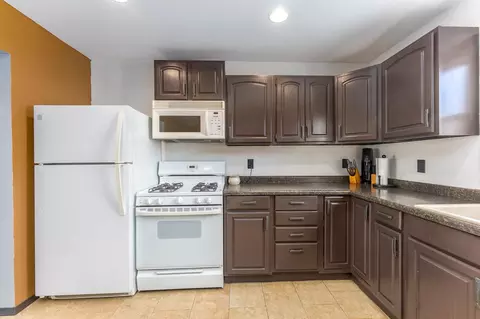Kitchen - 3609 E 3611 E 18th St, Sioux Falls, SD 57103 photo 2 of 3