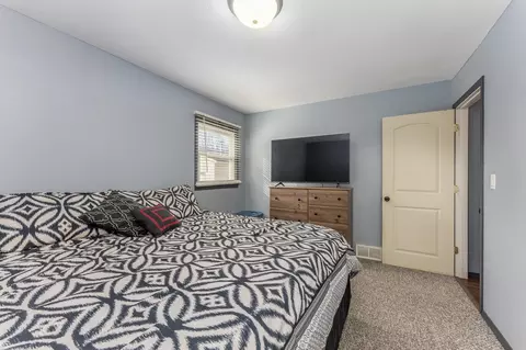 Bedroom - 3609 E 3611 E 18th St, Sioux Falls, SD 57103 photo 3 of 4