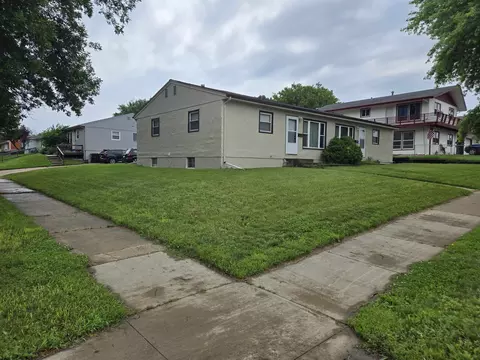 Exterior - 3609 E 3611 E 18th St, Sioux Falls, SD 57103 photo 8 of 8