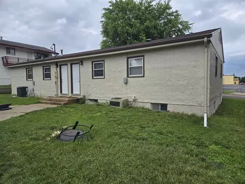 Exterior - 3609 E 3611 E 18th St, Sioux Falls, SD 57103 photo 2 of 8