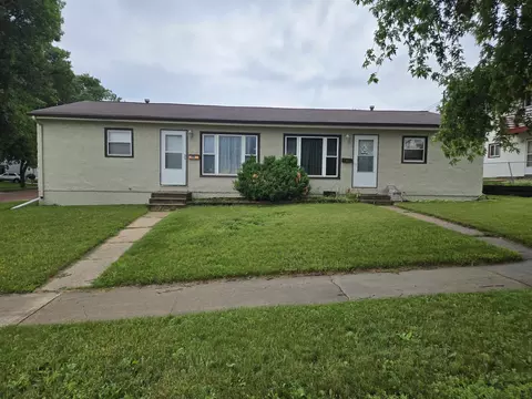 3609 E 3611 E 18th St, Sioux Falls, SD 57103