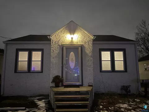 1605 W 9th St, Sioux Falls, SD 57104