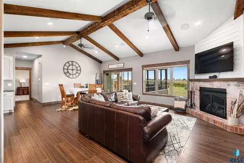 27061 Saddlerock Pl, Harrisburg, SD 57032