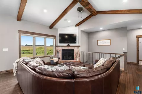 27061 Saddlerock Pl, Harrisburg, SD 57032