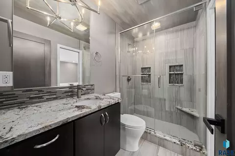 Bath - 1200 E Tomar Rd, Sioux Falls, SD 57105 photo 4 of 5