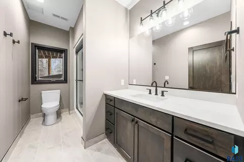 Bath - 1200 E Tomar Rd, Sioux Falls, SD 57105 photo 5 of 5