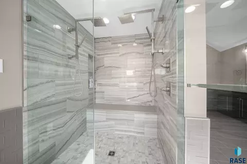Bath - 1200 E Tomar Rd, Sioux Falls, SD 57105 photo 2 of 5