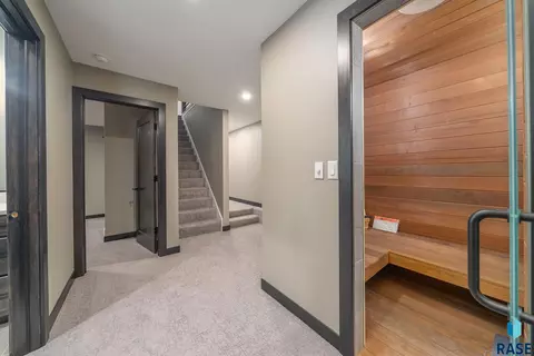 Entry Way - 1200 E Tomar Rd, Sioux Falls, SD 57105 photo 3 of 3