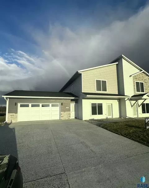 220 Ivy Ln, Crooks, SD 57020