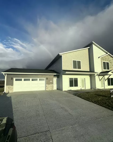 220 Ivy Ln, Crooks, SD 57020