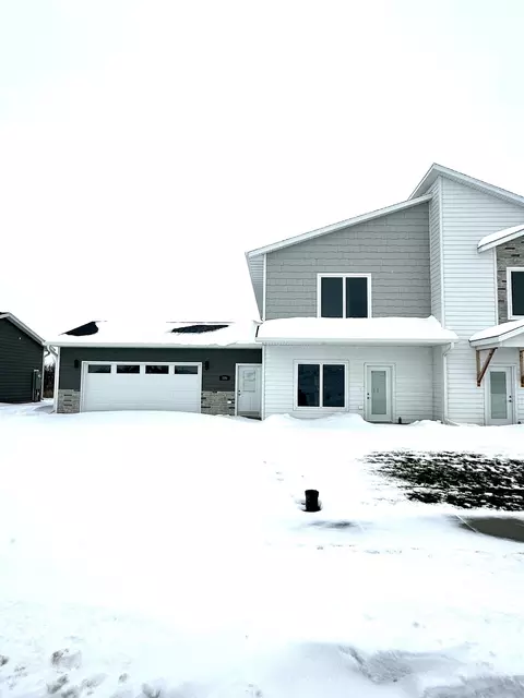 216 Ivy Ln, Crooks, SD 57020