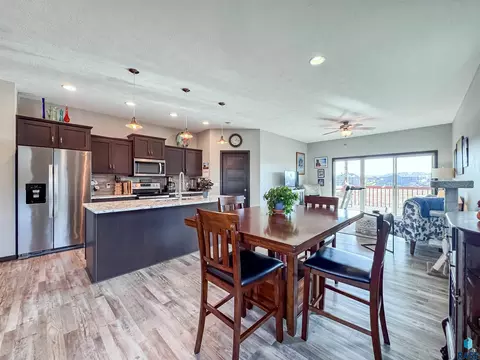 9519 W Broek Dr, Sioux Falls, SD 57106 photo 3