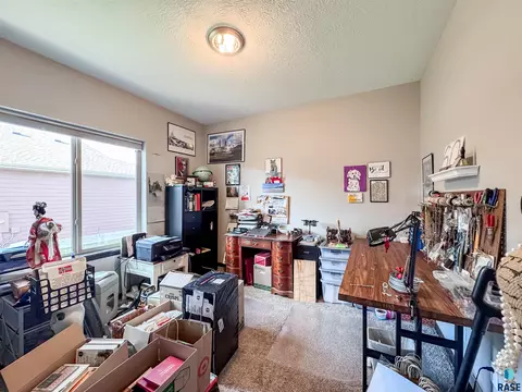 9519 W Broek Dr, Sioux Falls, SD 57106 photo 12