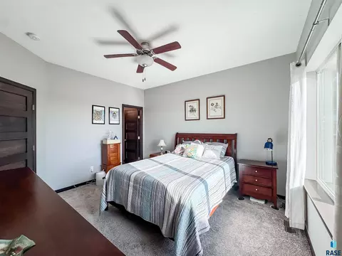 9519 W Broek Dr, Sioux Falls, SD 57106 photo 8