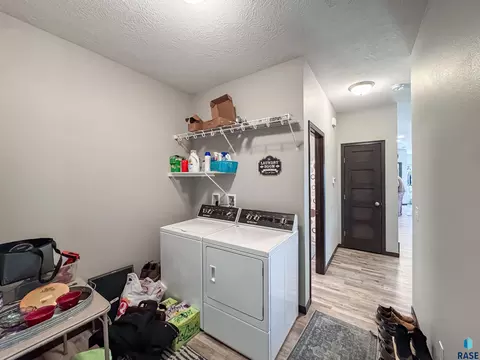 9519 W Broek Dr, Sioux Falls, SD 57106 photo 13