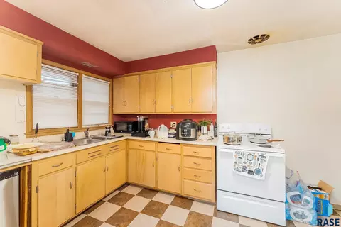 2001 W 22nd St, Sioux Falls, SD 57105 photo 8