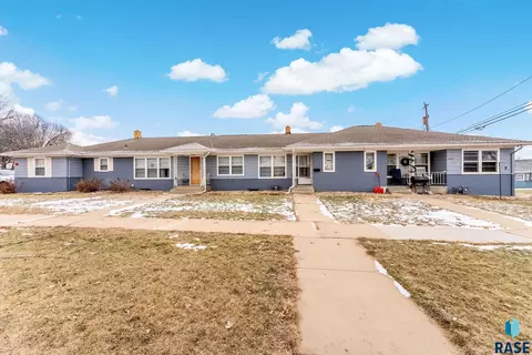 2001 W 22nd St, Sioux Falls, SD 57105 photo 2