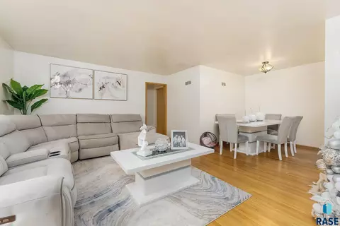2001 W 22nd St, Sioux Falls, SD 57105 photo 5
