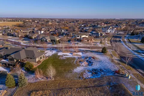 Latigo Trl, Sioux Falls, SD 57108 photo 5