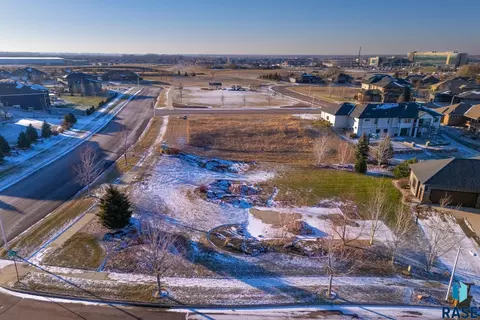 Latigo Trl, Sioux Falls, SD 57108 photo 3