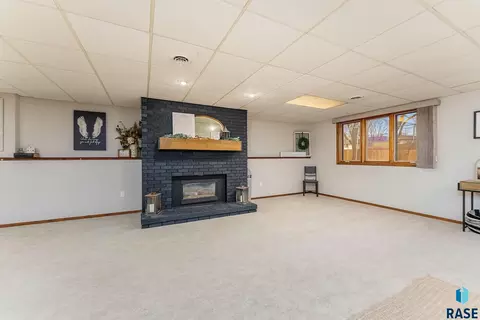 Living - 609 S Splitrock Blvd, Brandon, SD 57005 photo 7 of 7