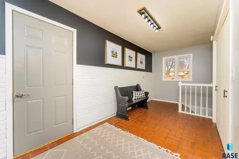 Entry Way - 609 S Splitrock Blvd, Brandon, SD 57005 photo 3 of 3
