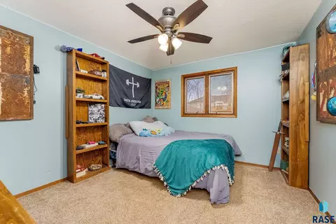 Bedroom - 609 S Splitrock Blvd, Brandon, SD 57005 photo 7 of 11