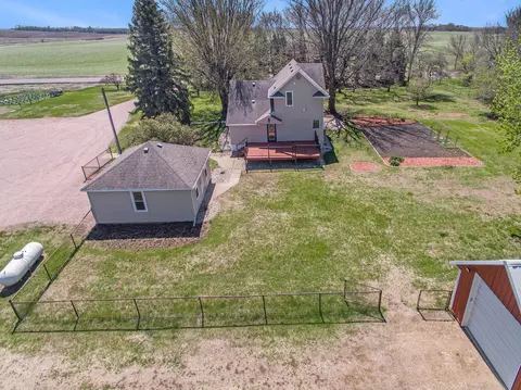 Exterior - 46872 250th St, Baltic, SD 57003 photo 5 of 7