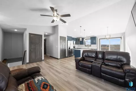 1709 E 71st St N, Sioux Falls, SD 57104 photo 5