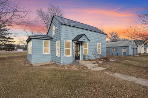 106 E 5th St, Egan, SD 57024
