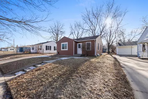 2305 E Austin St, Sioux Falls, SD 57103 photo 2
