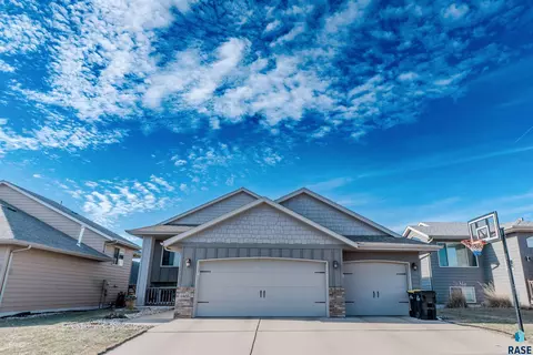 4805 S Wassom Ave, Sioux Falls, SD 57106