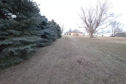 303 S Maple St, Worthing, SD 57077 photo 8