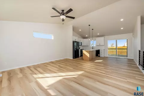 Living - 617 N Juniper St, Lennox, SD 57039 photo 1 of 3